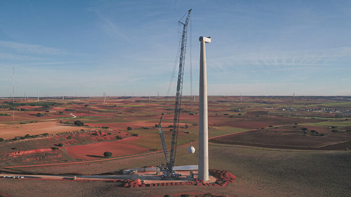 three-new-liebherr-lg-1750-mobile-cranes-at-work-in-spanish-wind-farm