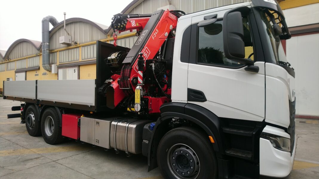 Fassi Expands Lifting Equipment Range with New Electric Solutions | The ...