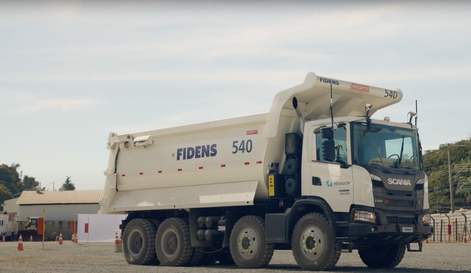 Hexagon Partners With Scania and Fidens to Develop Brazil’s First Teleoperated 8×4 Mining Truck 